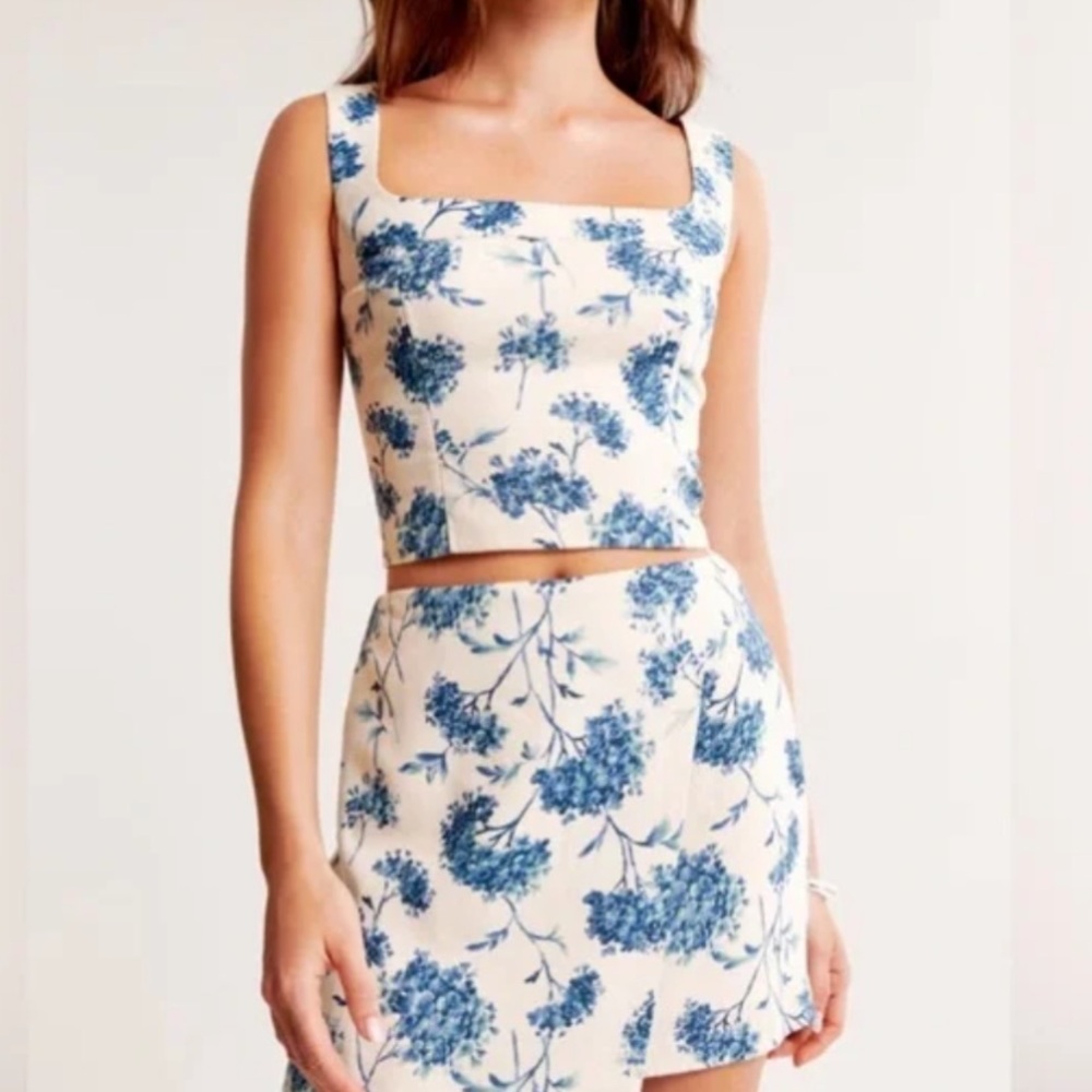 Abercrombie blue and white floral linen top